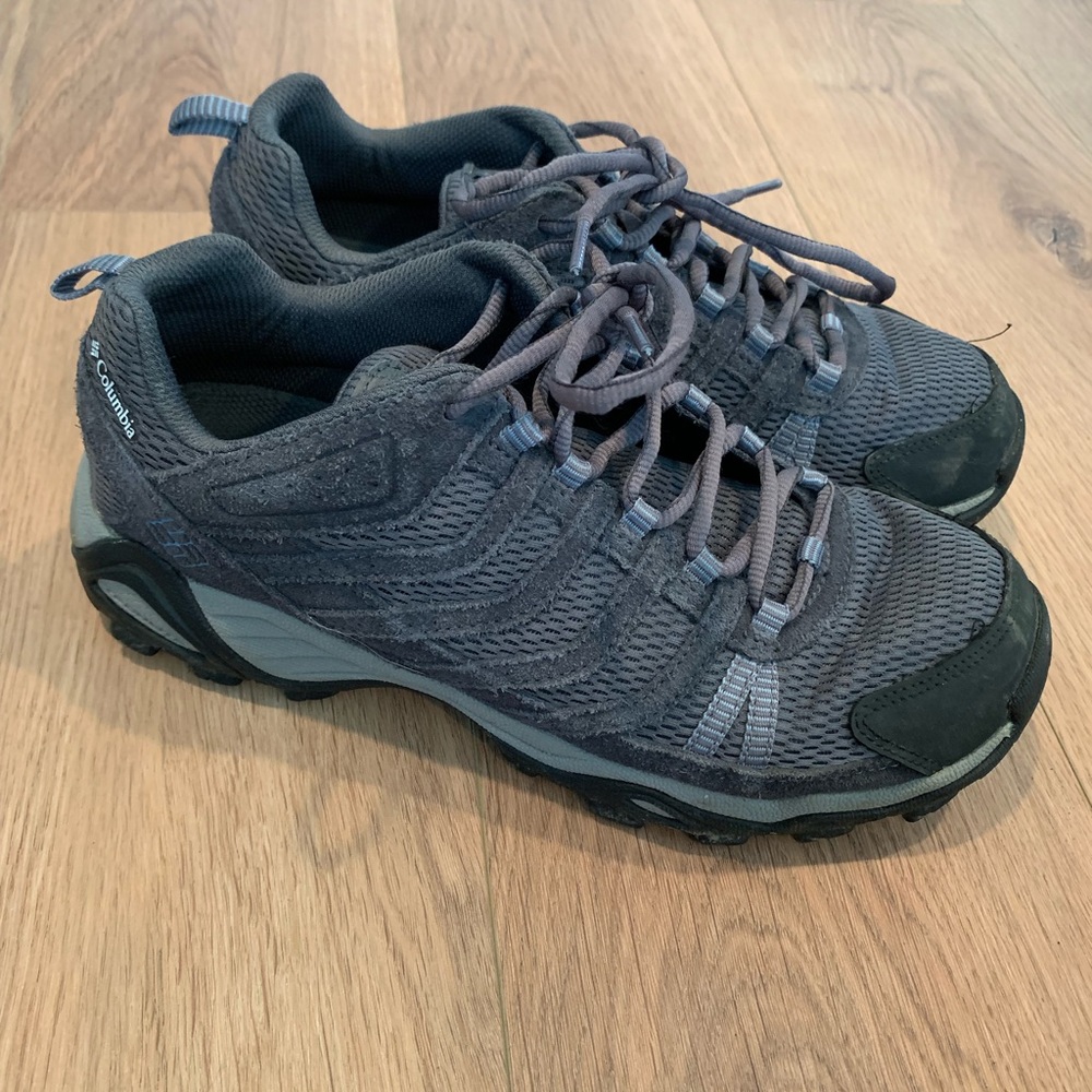Columbia hiking shoes